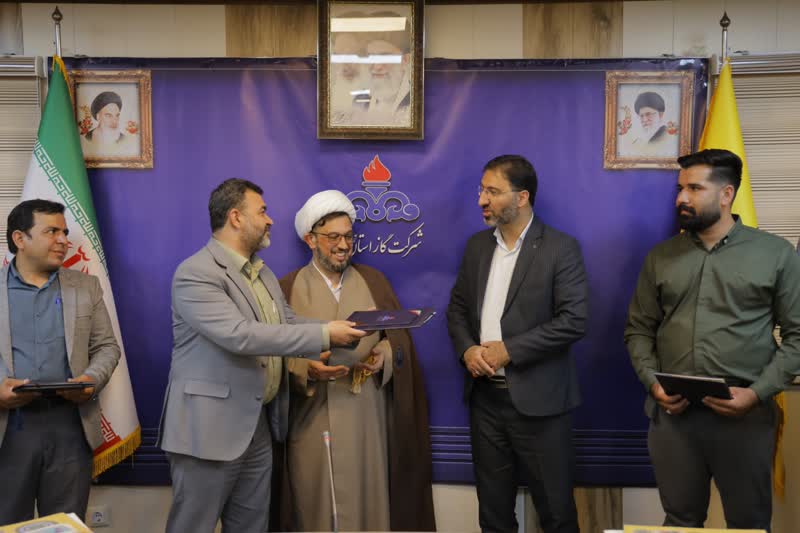 مدیران، کارشناسان و فعالان گروه پایش مصرف انرژی در قم تجلیل شدند مدیران، کارشناسان و فعالان گروه پایش مصرف انرژی در قم تجلیل شدند